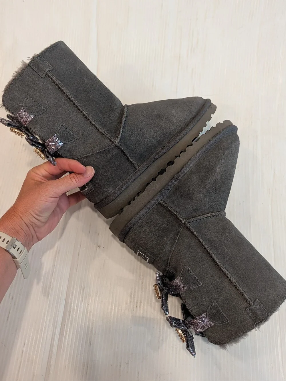 UGG Bailey Bling Glitz Kids Gray Suede Shearling Bow-Back Mid Boots Size 4